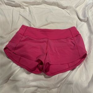 Lululemon Speed Up Short 2.5 inch, size 2
Lining is cut out